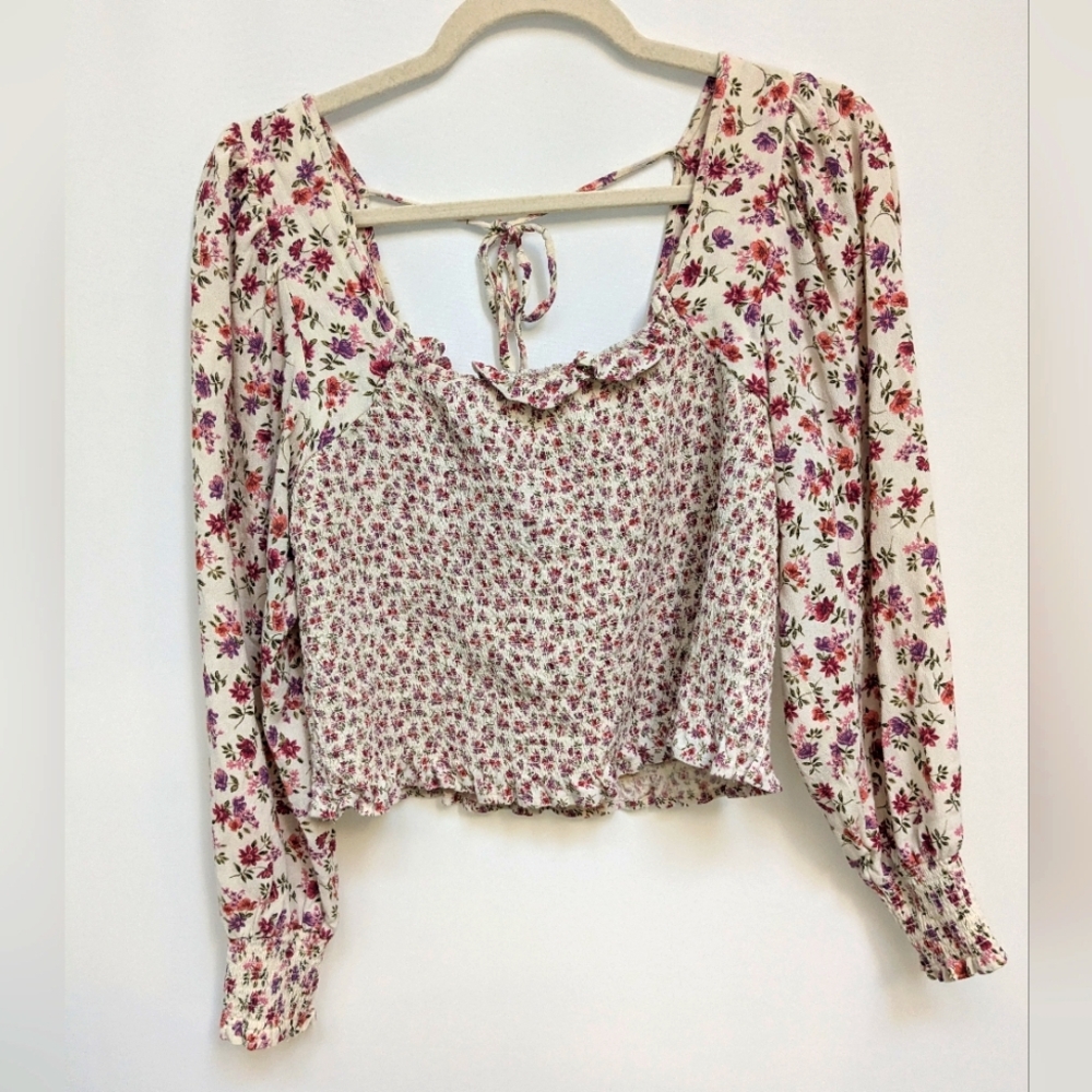American Eagle Cream Floral Cropped Smocked Blouse Long Sleeve Top Size Large